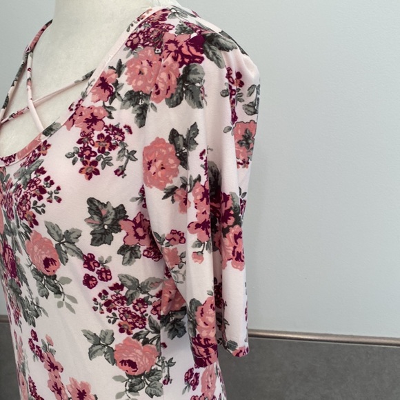 ❤️3/$30 Bobbie Brooks Floral Dress - Picture 5 of 8